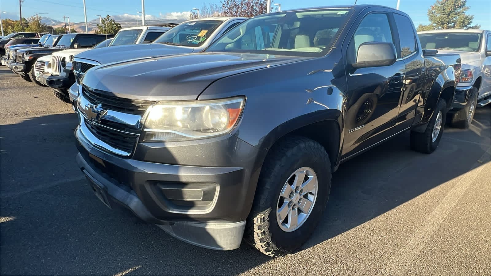 2017 Chevrolet Colorado 2WD WT — photo 1 of 10