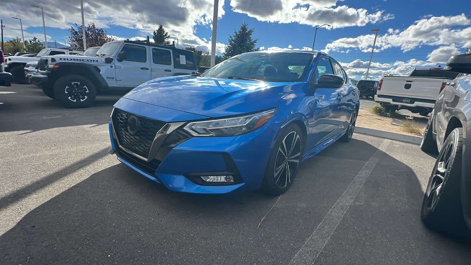 2020 Nissan Sentra SR — photo 1 of 10