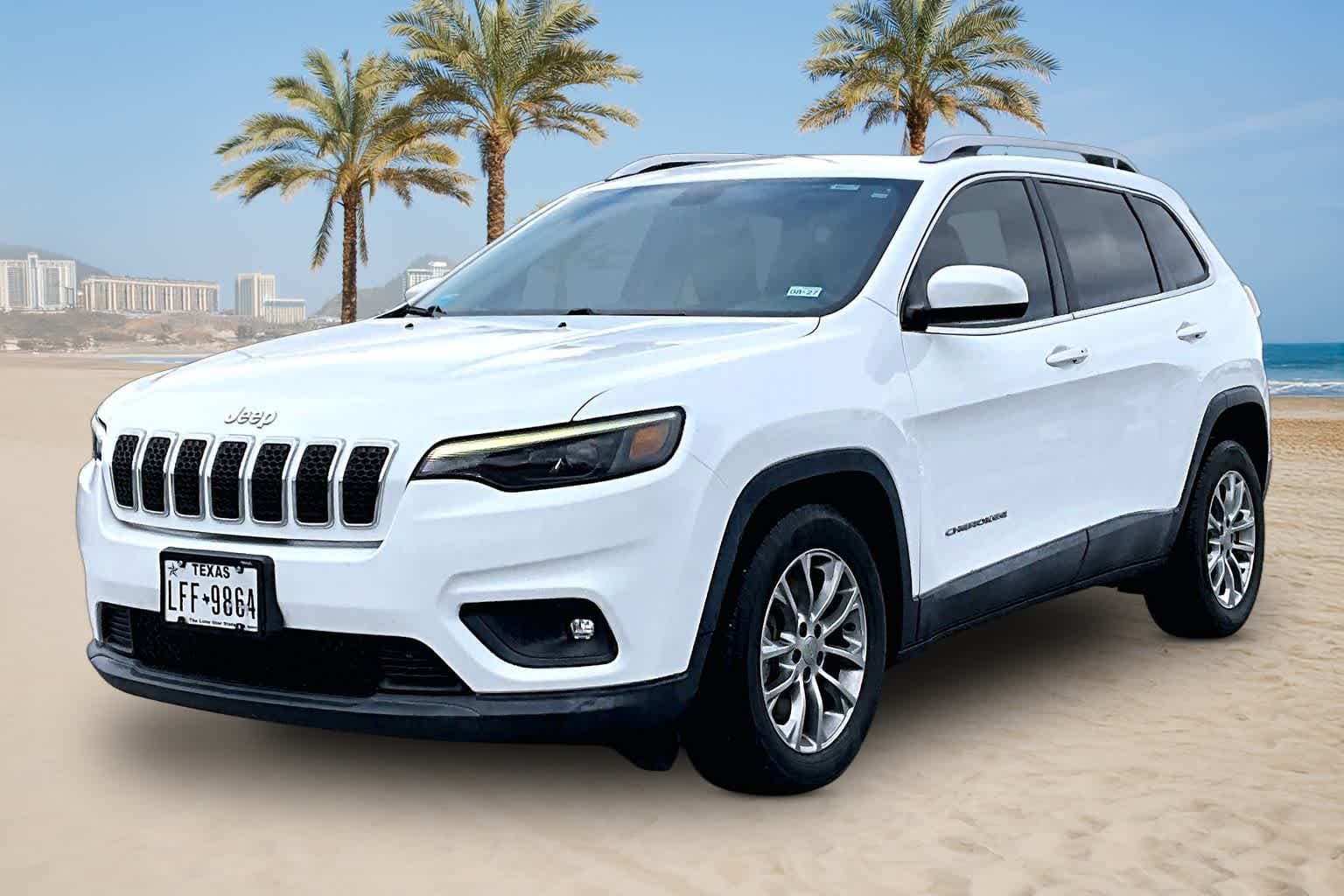 2019 Jeep Cherokee Latitude Plus — photo 1 of 22