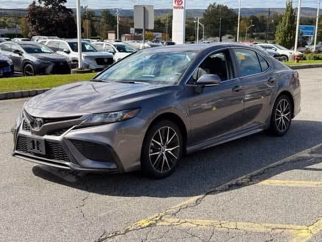 2023 Toyota Camry SE — photo 1 of 9