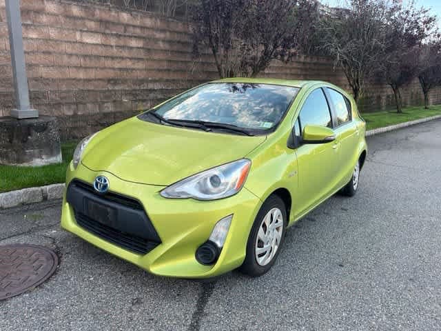 2015 Toyota Prius c One — photo 1 of 9