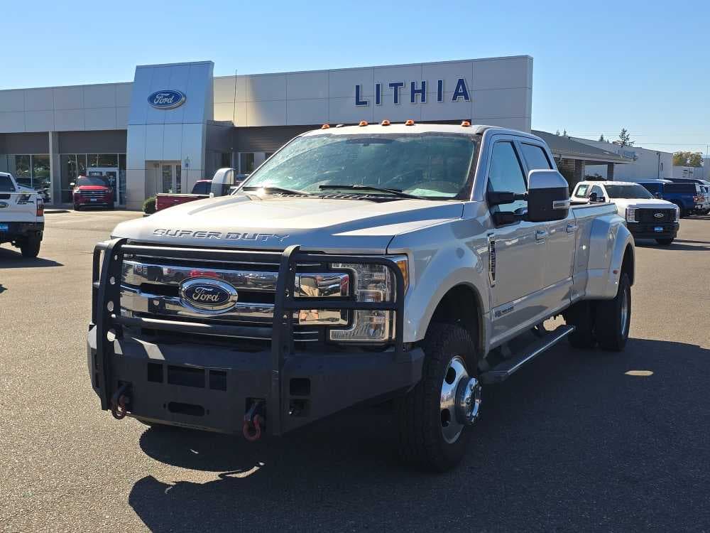 2017 Ford Super Duty F-350 DRW Lariat — photo 1 of 21