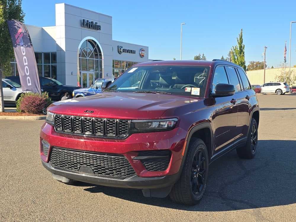 2024 Jeep Grand Cherokee Altitude — photo 1 of 21