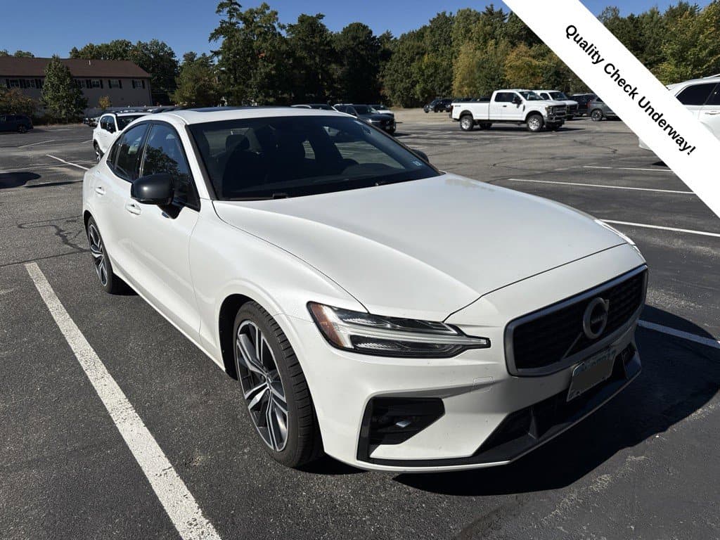 2019 Volvo S60 Base — photo 1 of 4