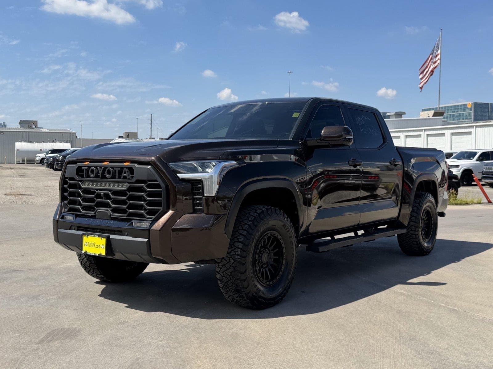 2023 Toyota Tundra 4WD Limited — photo 1 of 31