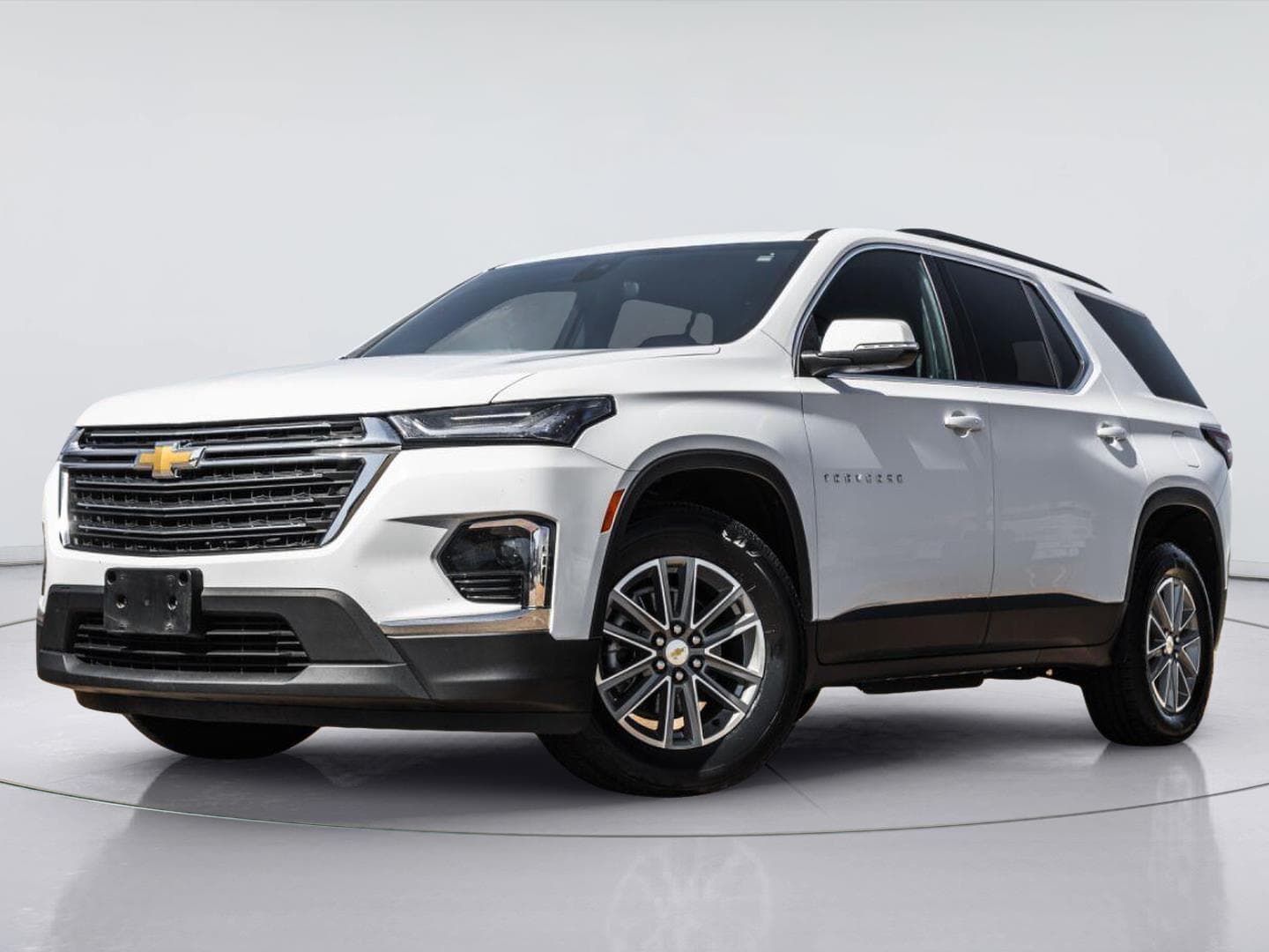 2023 Chevrolet Traverse LT Cloth — photo 1 of 21
