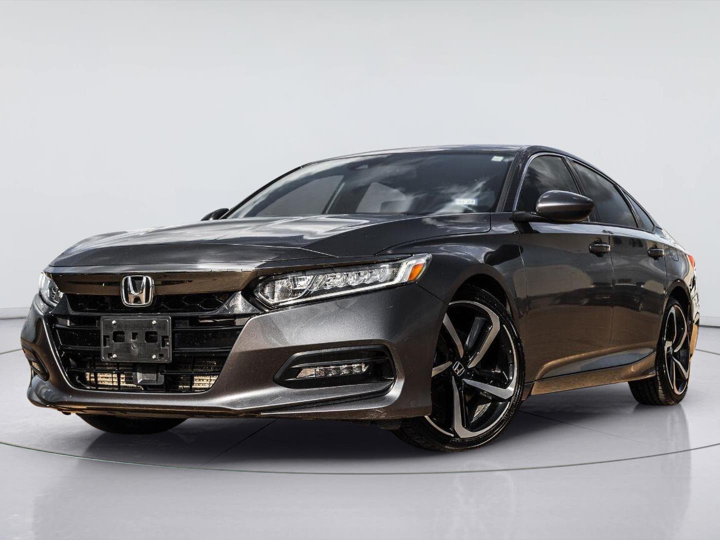 2019 Honda Accord Sedan Sport 2.0T — photo 1 of 19