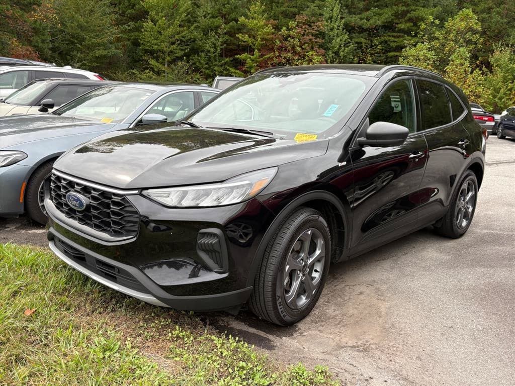 2025 Ford Escape ST-Line — photo 1 of 12