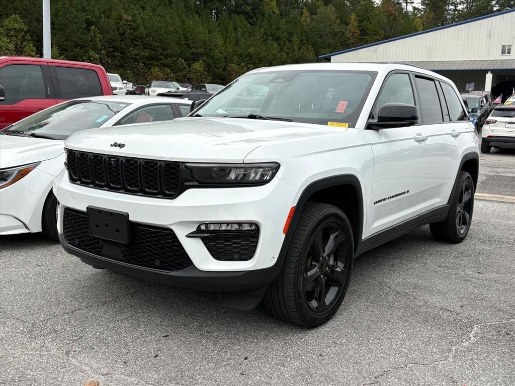 2023 Jeep Grand Cherokee Limited — photo 1 of 12