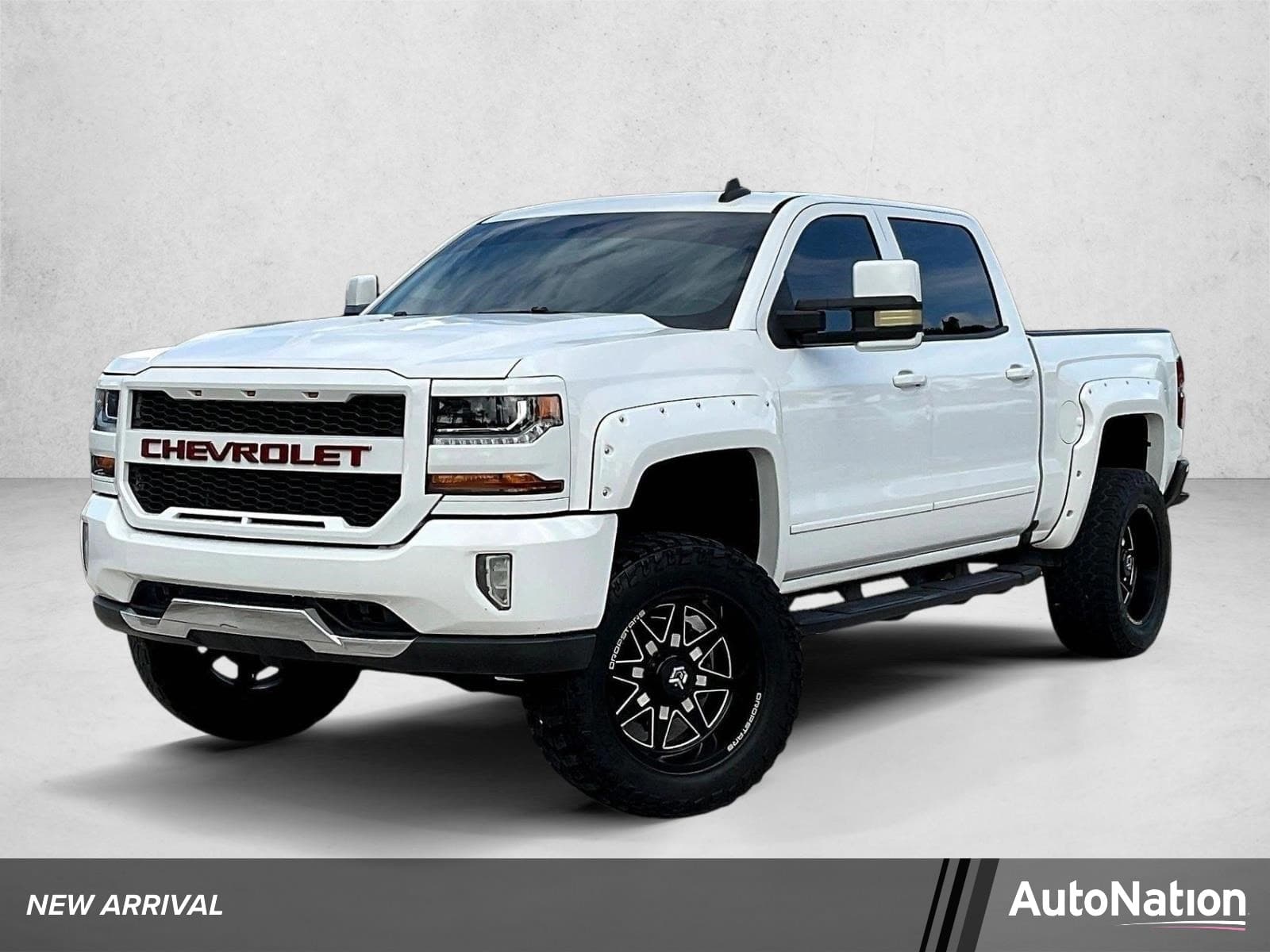 2018 Chevrolet Silverado 1500 LT — photo 1 of 29