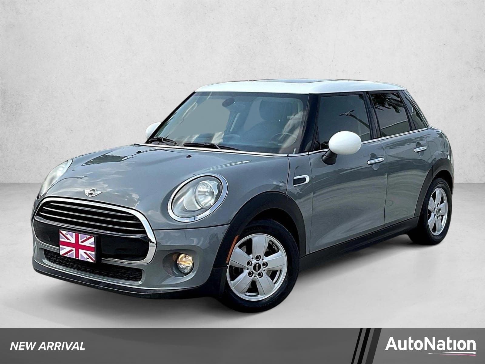 2016 Mini Cooper Hardtop Base — photo 1 of 29