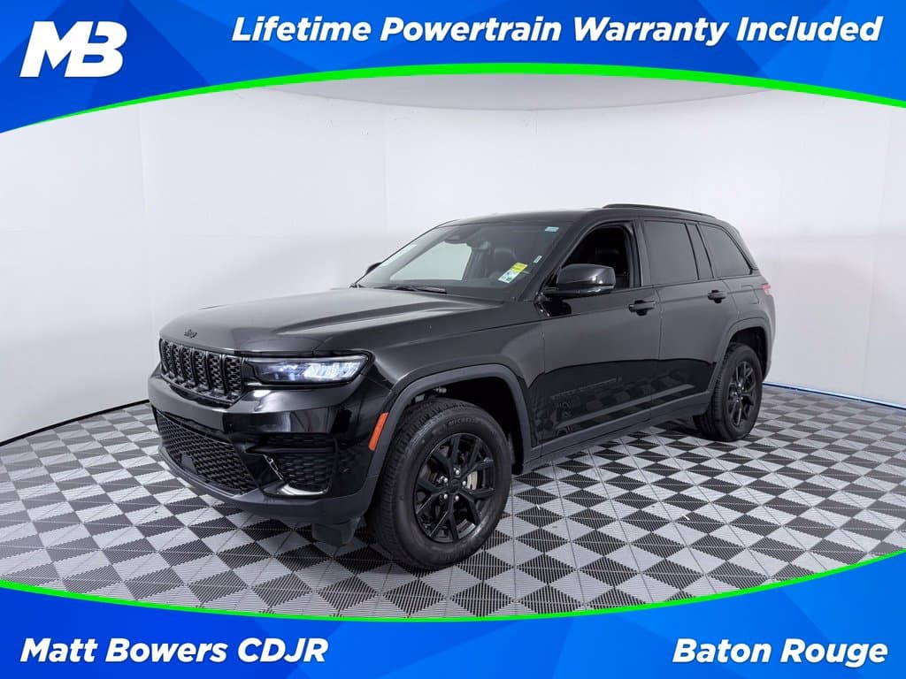 2024 Jeep Grand Cherokee Laredo — photo 1 of 28