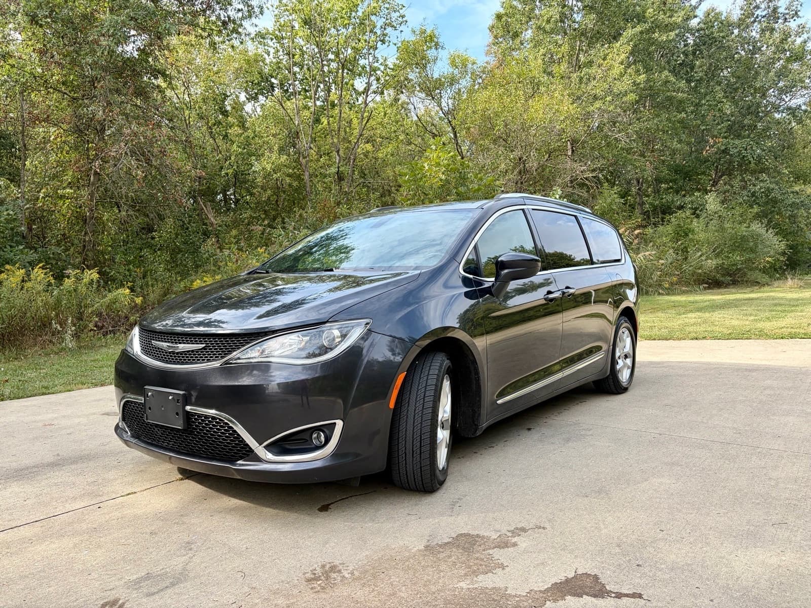 2020 Chrysler Pacifica Touring L 35th Anniversary — photo 1 of 24
