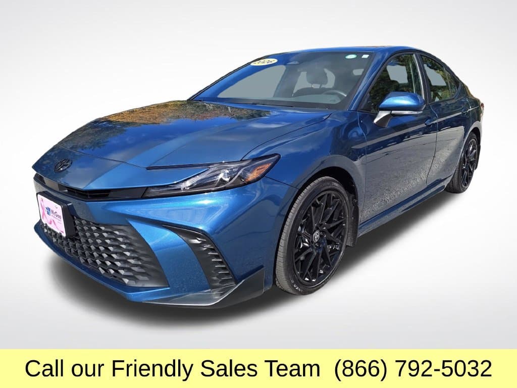 2026 Toyota Camry SE — photo 1 of 32