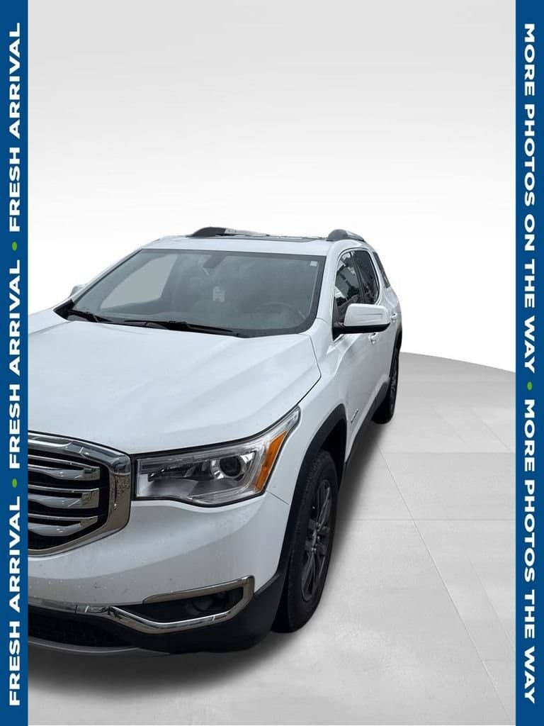 2019 GMC Acadia SLT — photo 1 of 8
