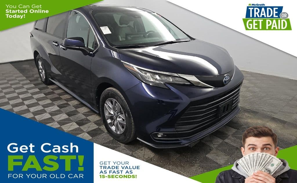 2025 Toyota Sienna XLE — photo 1 of 14