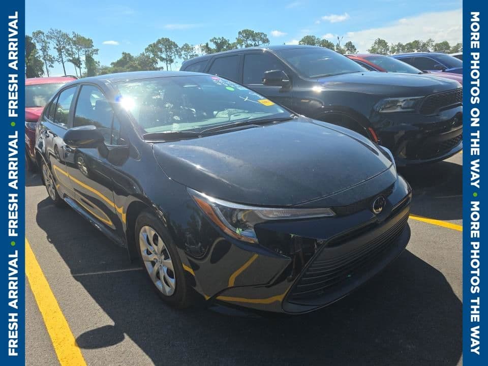 2026 Toyota Corolla LE — photo 1 of 9