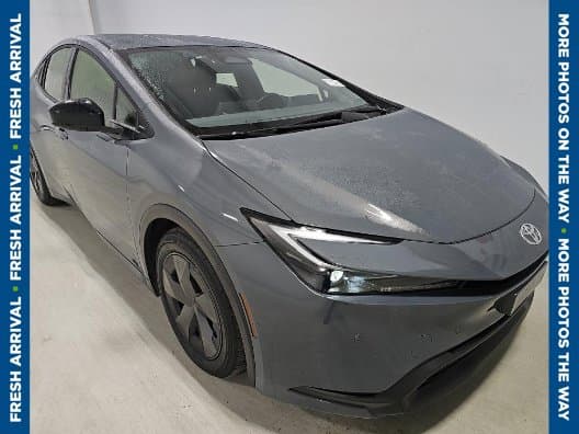 2023 Toyota Prius LE — photo 1 of 8