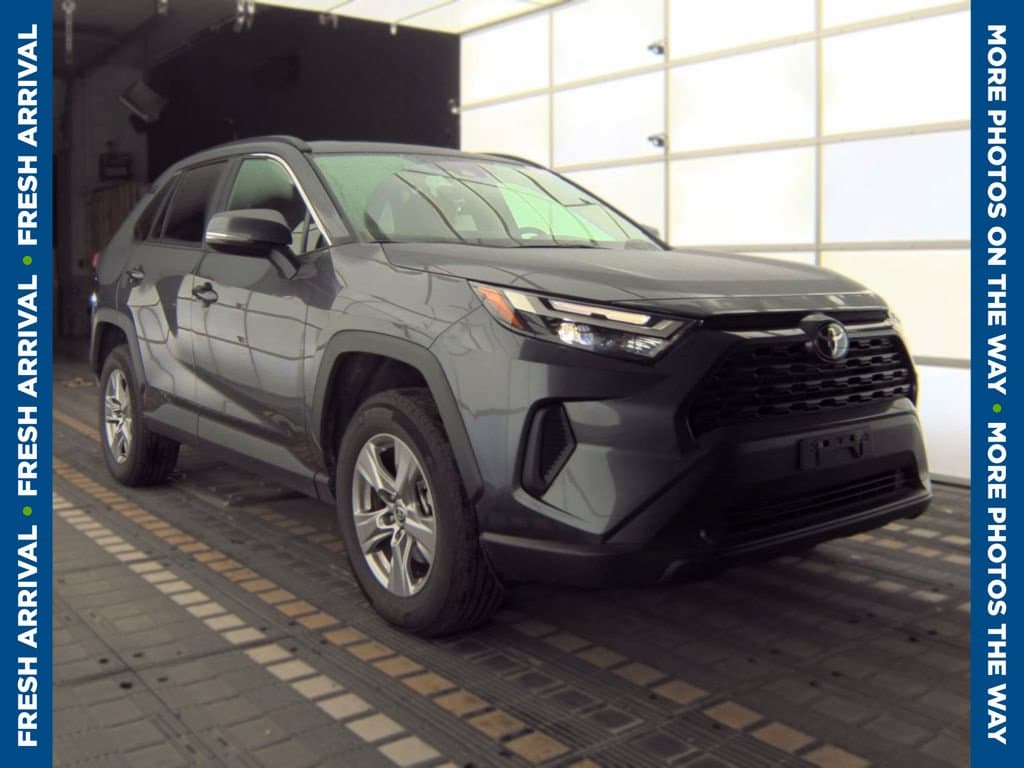 2025 Toyota RAV4 XLE — photo 1 of 10