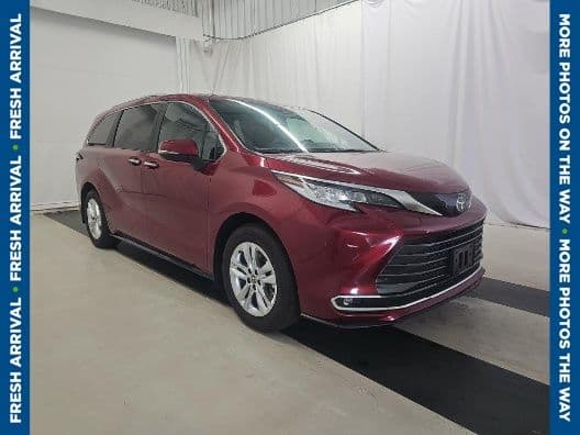 2026 Toyota Sienna Limited — photo 1 of 8
