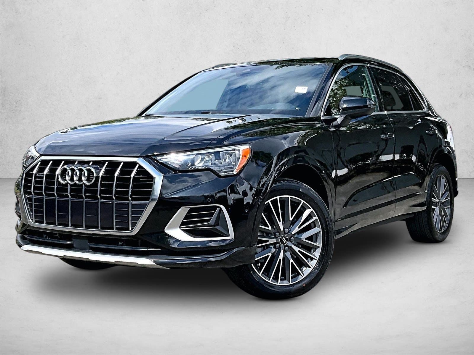 2022 Audi Q3 Base — photo 1 of 30