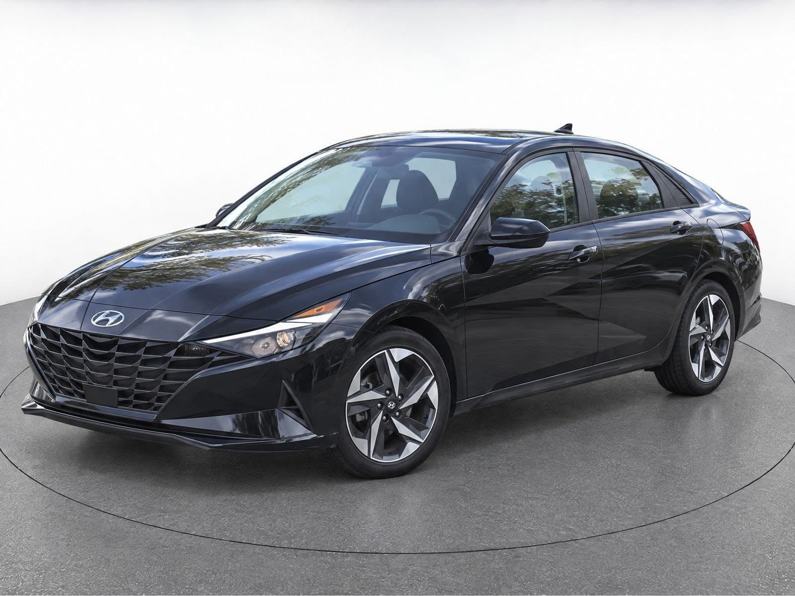 2023 Hyundai Elantra SEL — photo 1 of 8