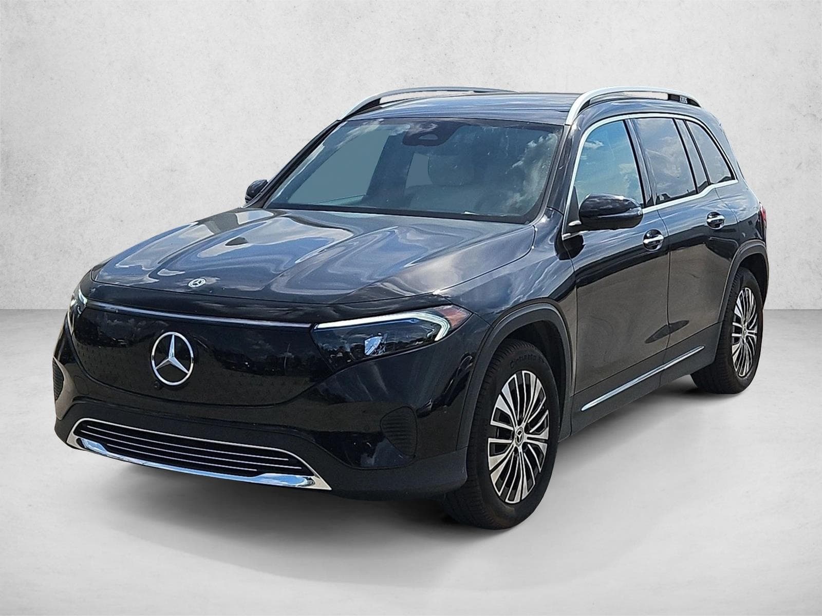 2025 Mercedes-Benz EQB Base — photo 1 of 15