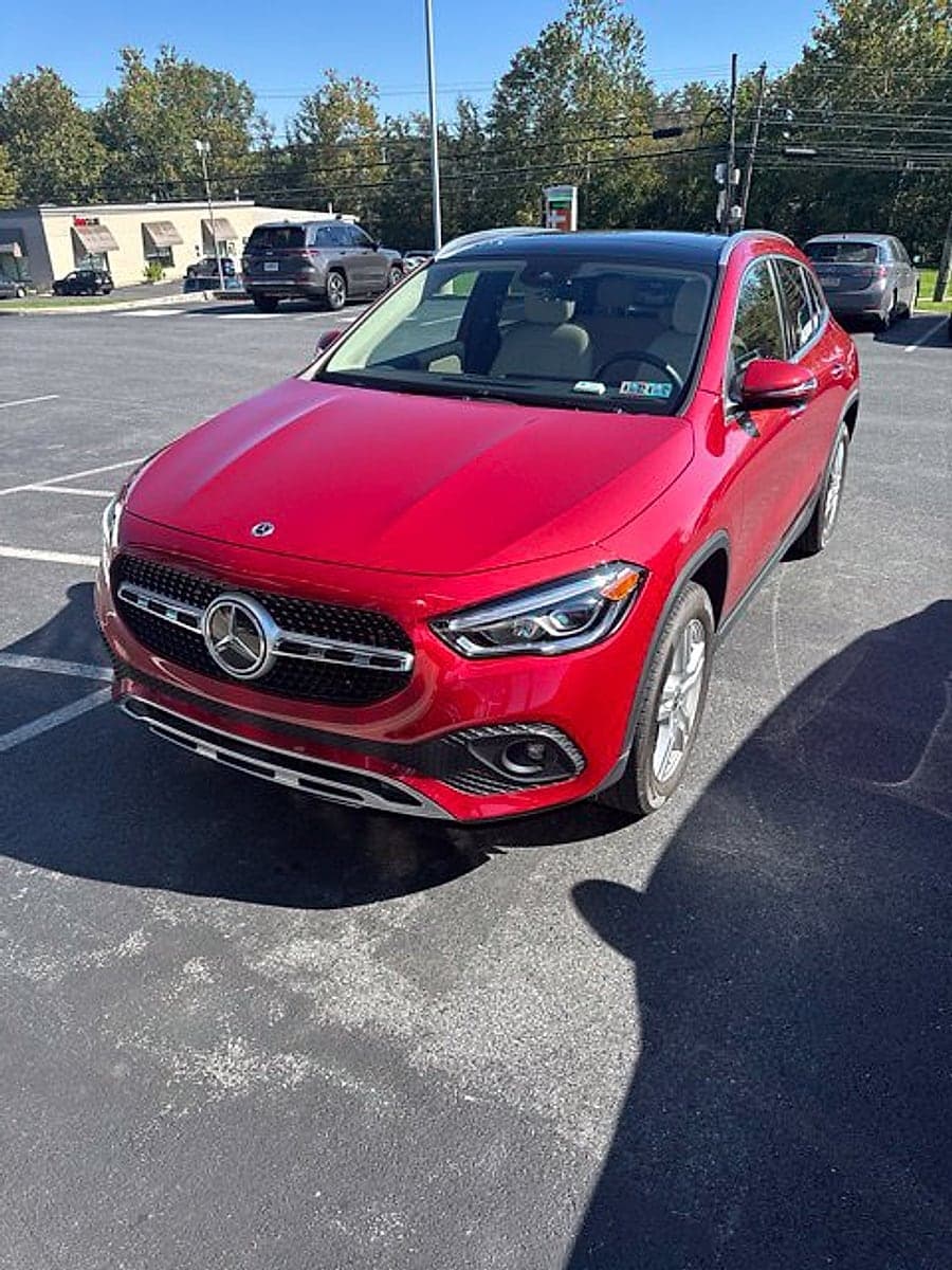 2022 Mercedes-Benz GLA Base — photo 1 of 5