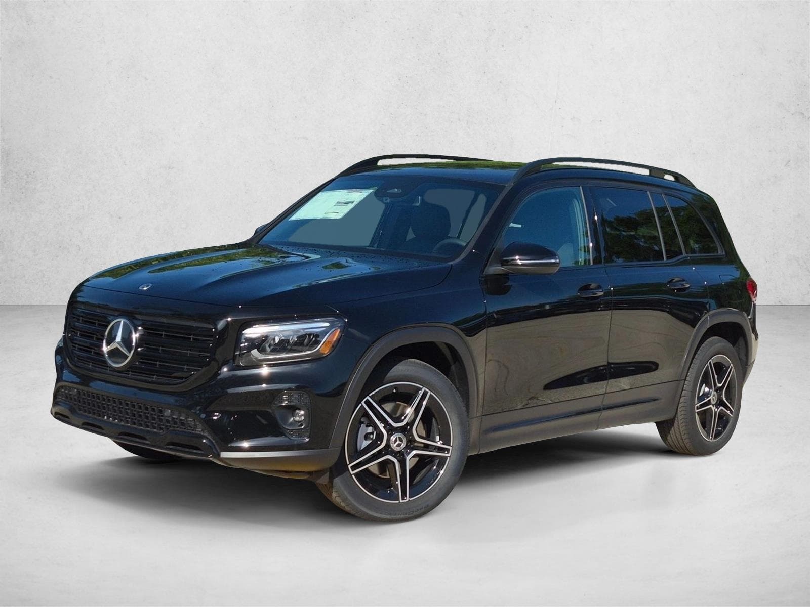 2026 Mercedes-Benz GLB Base — photo 1 of 17