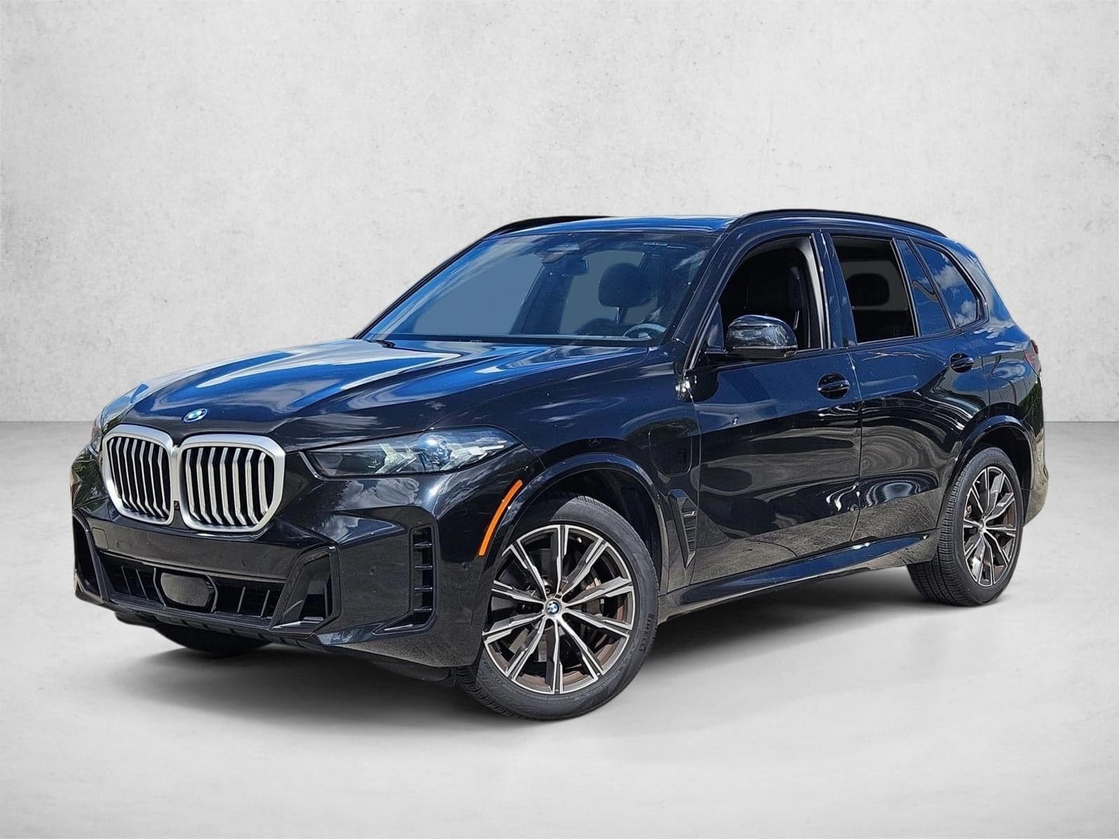 2024 BMW X5 xDrive50e — photo 1 of 15