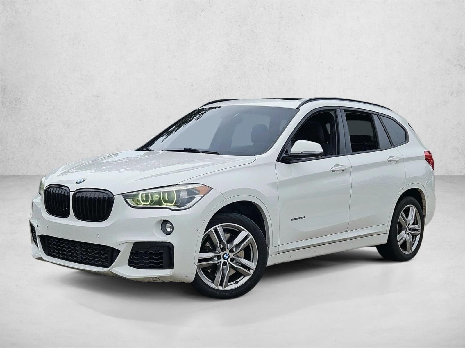 2017 BMW X1 sDrive28i — photo 1 of 15