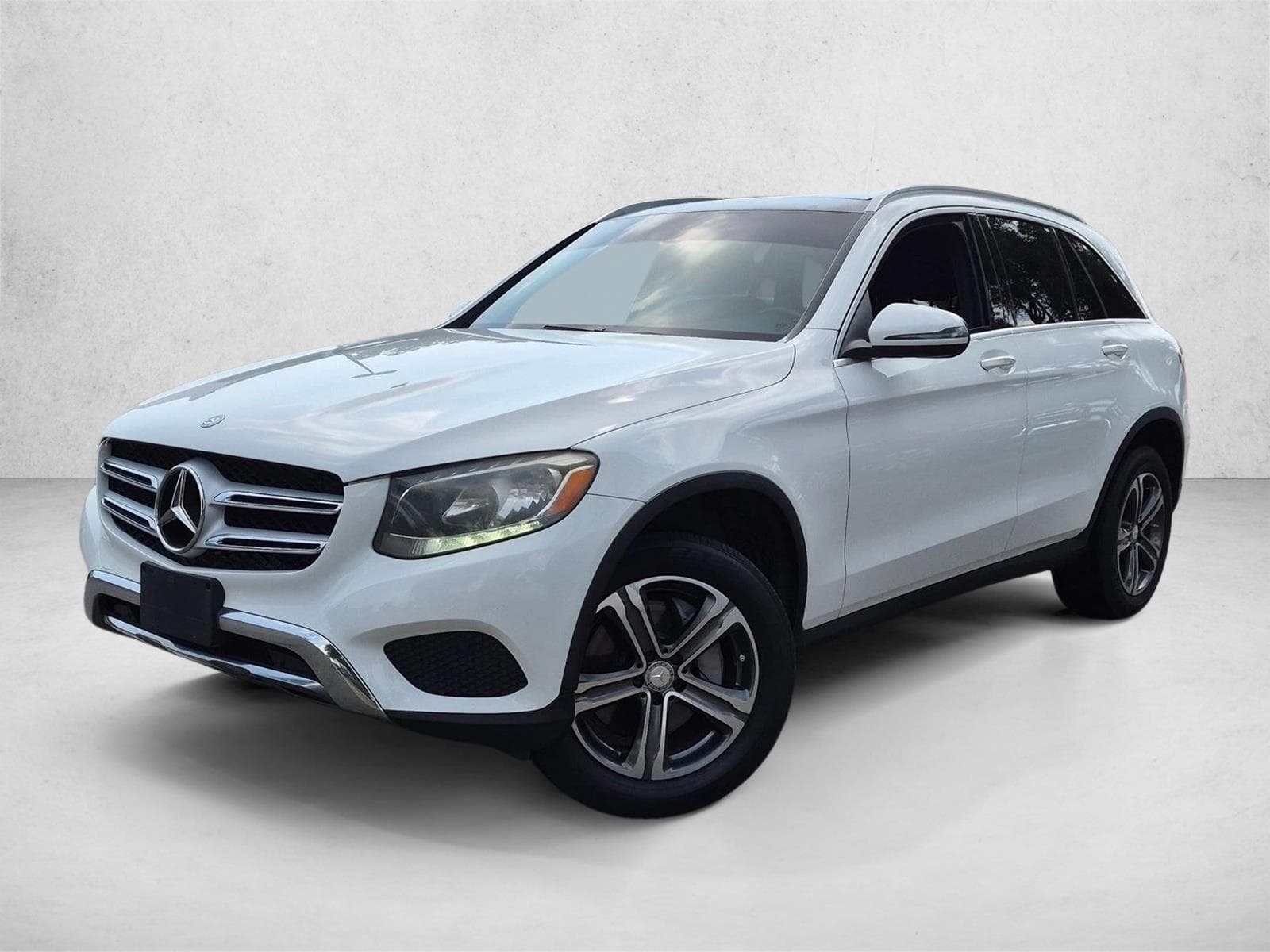 2017 Mercedes-Benz GLC Base — photo 1 of 22