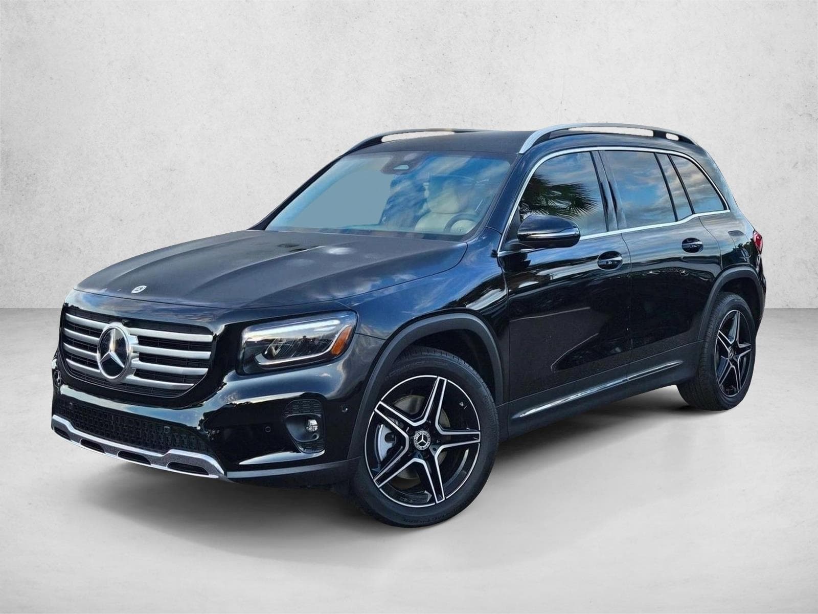 2026 Mercedes-Benz GLB Base — photo 1 of 17