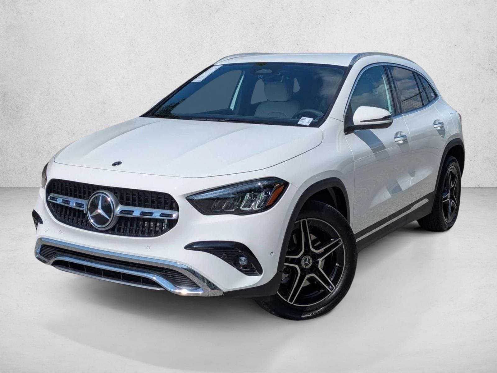 2026 Mercedes-Benz GLA Base — photo 1 of 17