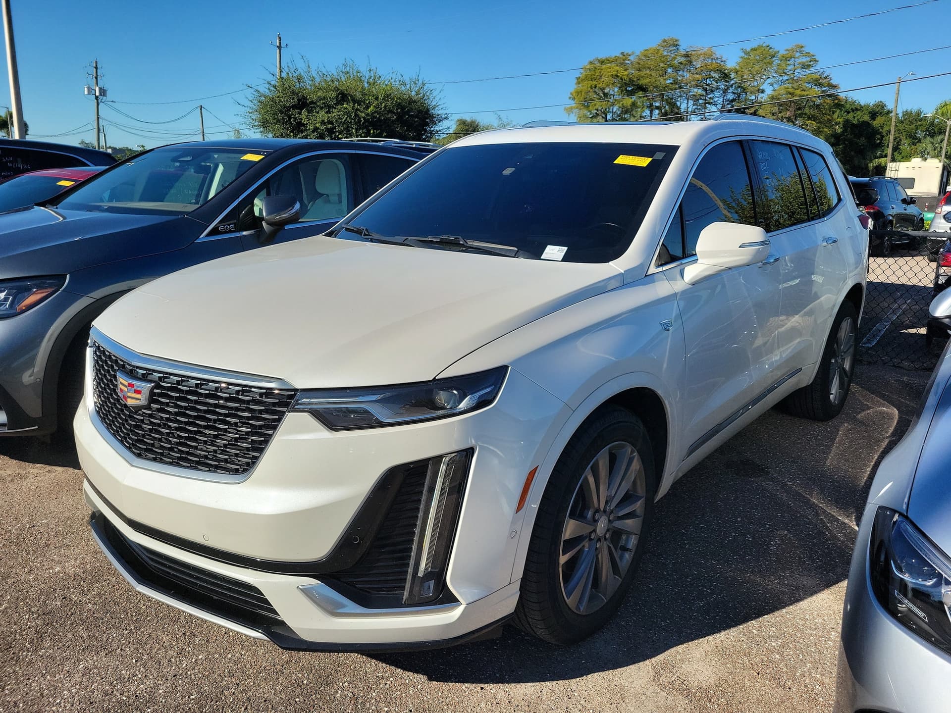 2022 Cadillac XT6 Premium Luxury — photo 1 of 7