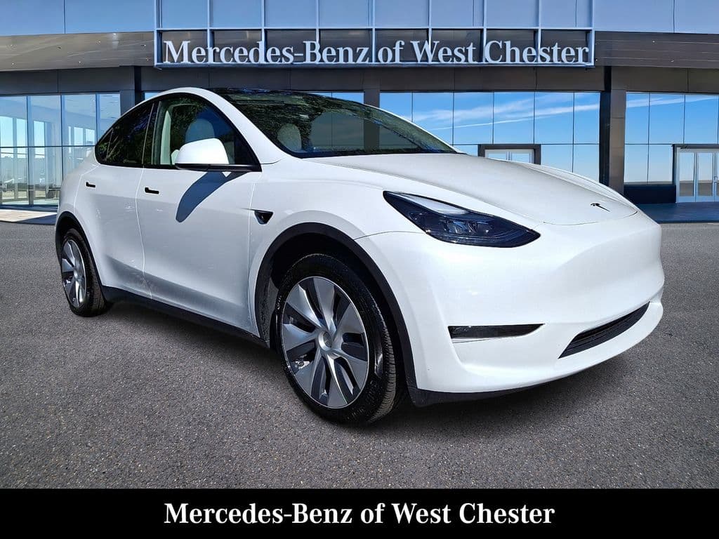 2023 Tesla Model Y Long Range — photo 1 of 30