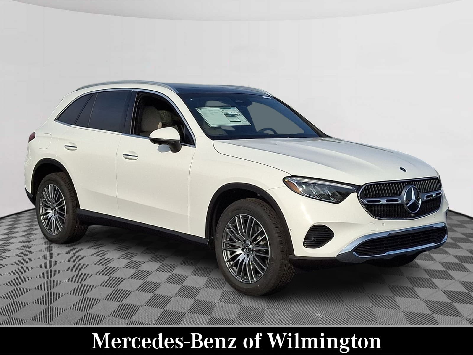 2027 Mercedes-Benz GLC Base — photo 1 of 21