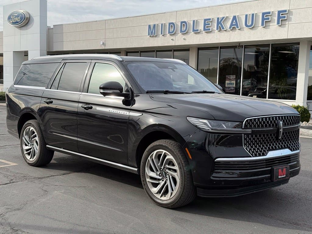 2025 Lincoln Navigator Reserve — photo 1 of 11