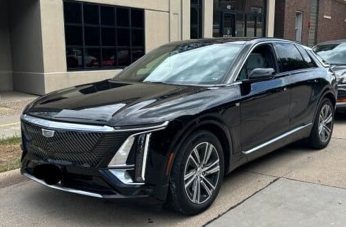 2024 Cadillac LYRIQ Luxury — photo 1 of 3