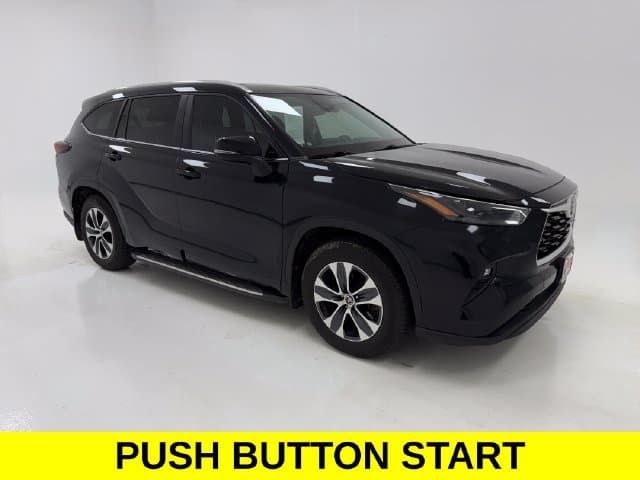 2024 Toyota Highlander XLE — photo 1 of 21