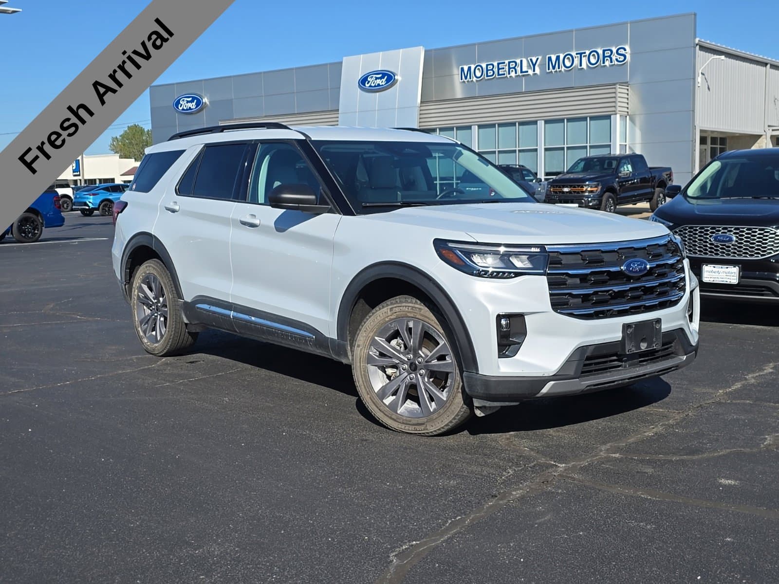 2025 Ford Explorer Active — photo 1 of 2