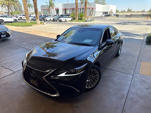 2022 Lexus ES ES 350 Luxury — photo 1 of 7