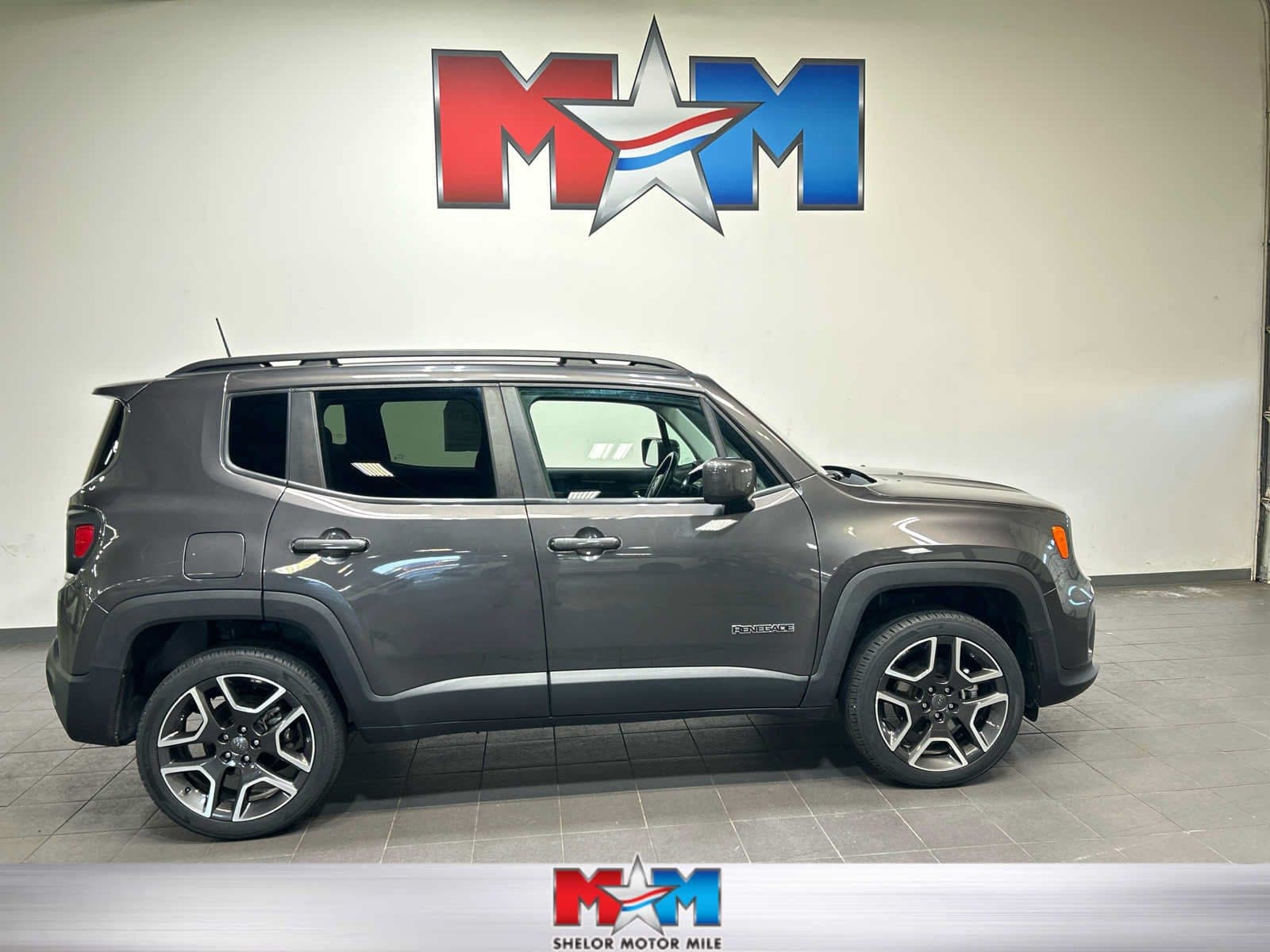 2021 Jeep Renegade Latitude — photo 1 of 30