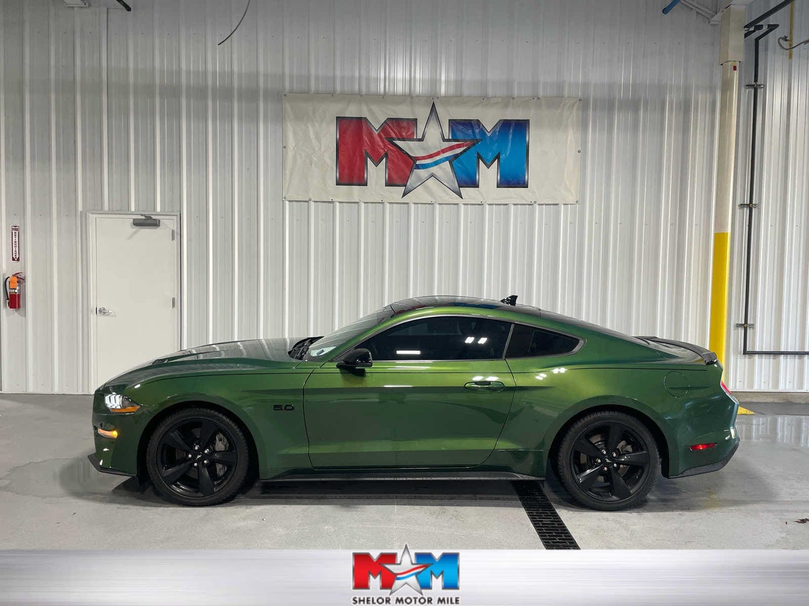 2022 Ford Mustang GT Premium — photo 1 of 8