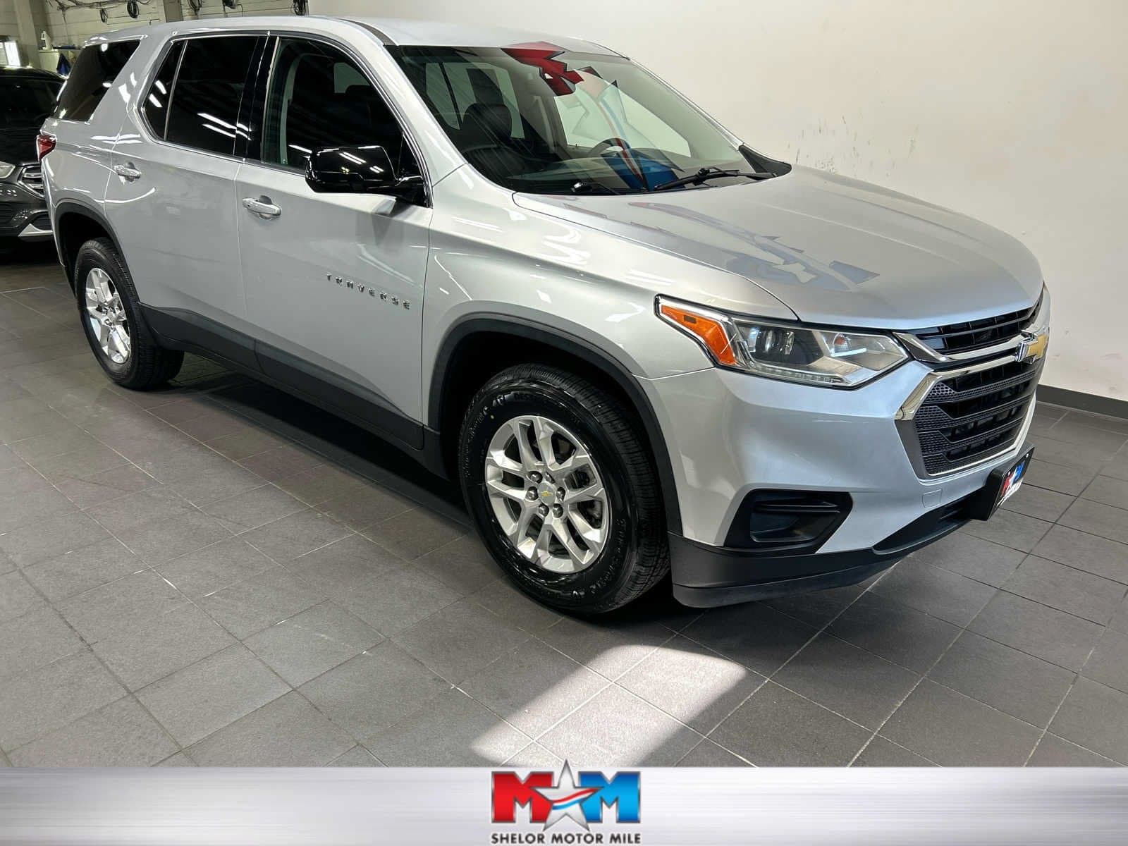 2020 Chevrolet Traverse LS — photo 1 of 30