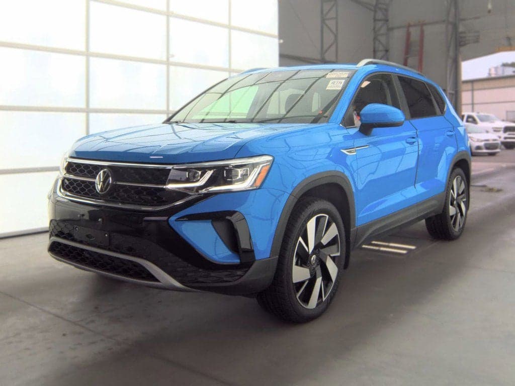 2024 Volkswagen Taos Base — photo 1 of 12