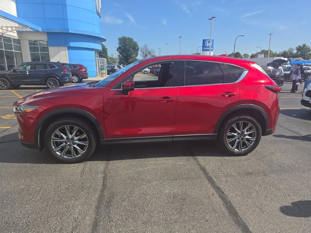 2020 Mazda CX-5 Signature — photo 1 of 6