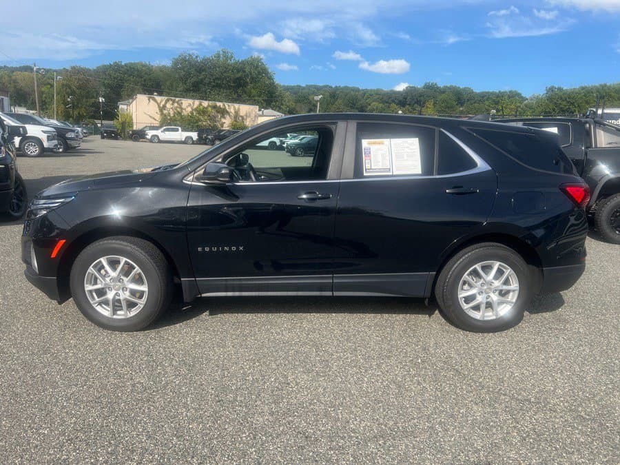 2024 Chevrolet Equinox LT — photo 1 of 6