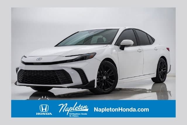 2025 Toyota Camry SE — photo 1 of 39
