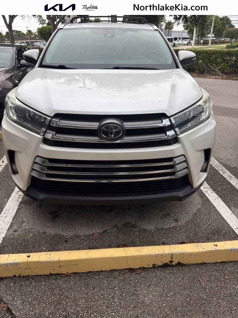 2018 Toyota Highlander Limited — photo 1 of 4
